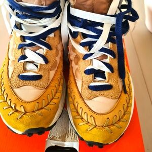 Nike by Sacai Men's Stylish Yellow and Tan Sneakers with Blue Laces Sz 9.5 $550